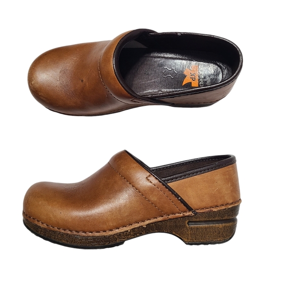 Dansko Shoes - Dansko XP Classic Professional Clogs Leather Brown